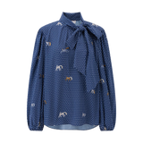 SEIDENBLUSE MIT DUNKELBLAUEM PRINT
